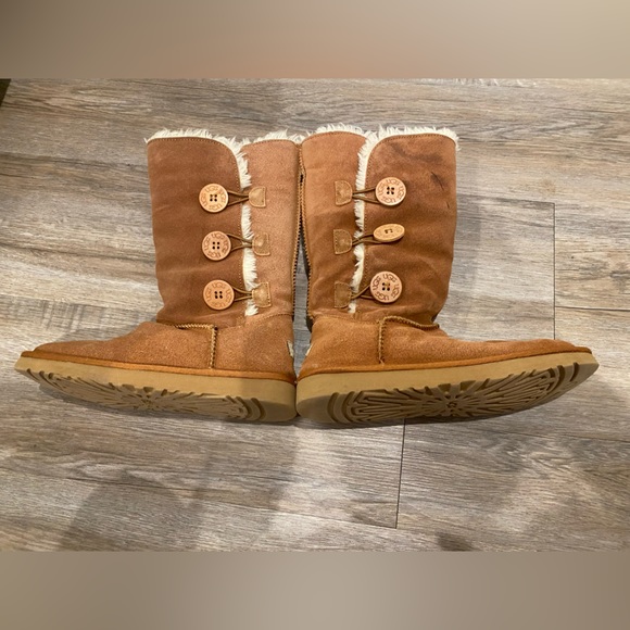 UGG Shoes - UGG Bailey Button Triplet II Boot